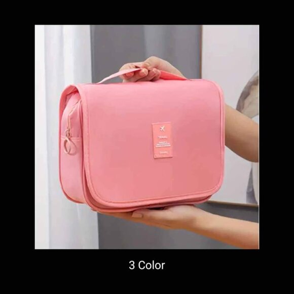 Makeup travel bag CA$20 - Picture 3 of 11